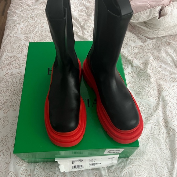 Bottega Veneta Woman’s Tire Chelsea Boots - Picture 11 of 13